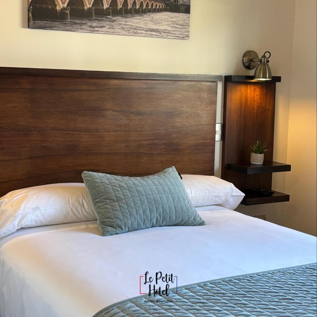 Hotel Le Petit *